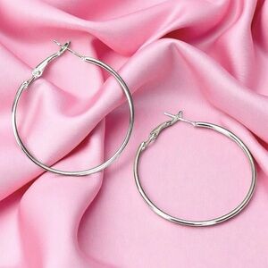 5 For $25💫Chic Smooth Silver Wire Minimalist Hoops